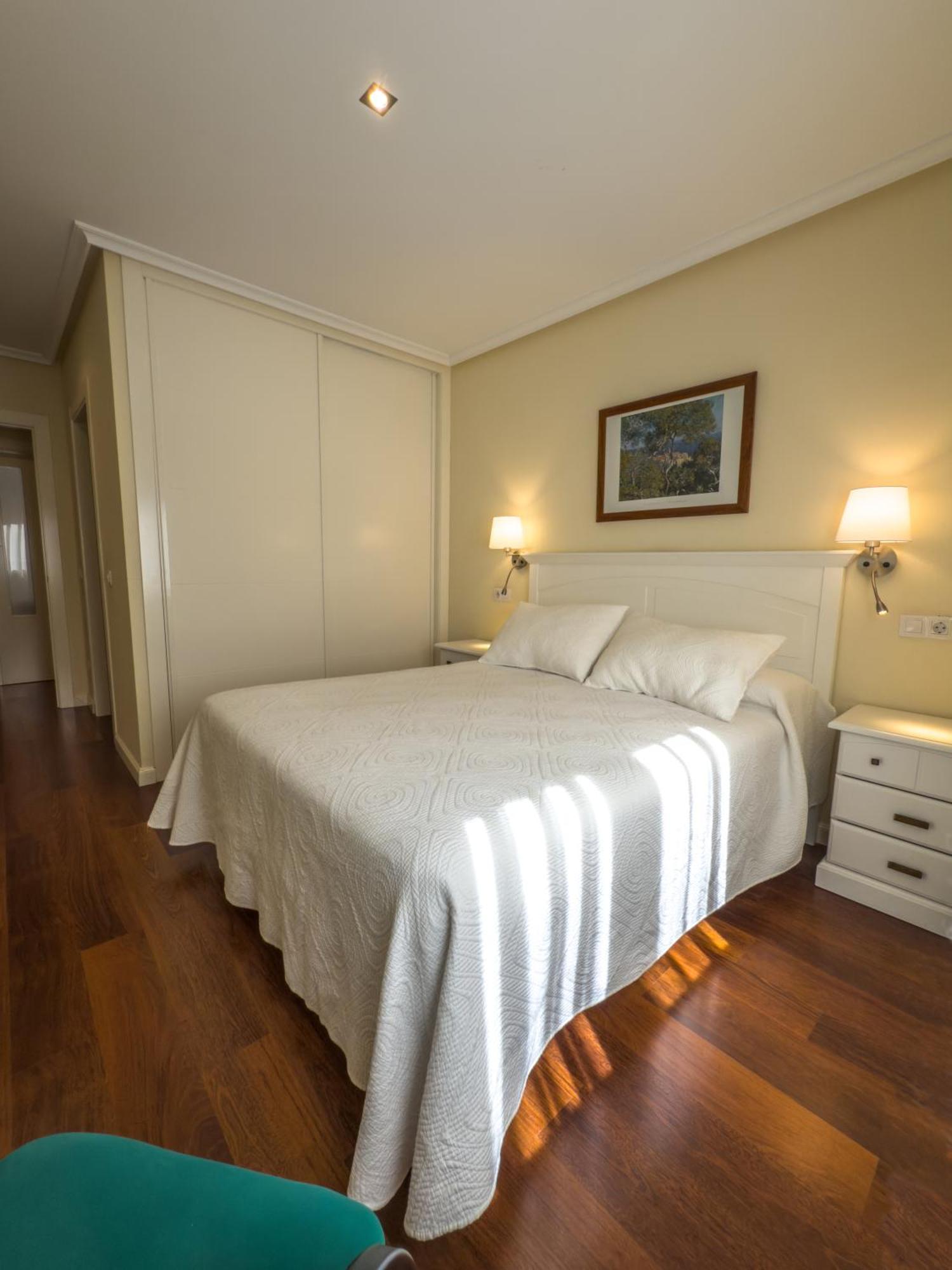 Apartamentos Verdemar Llanes Exterior photo